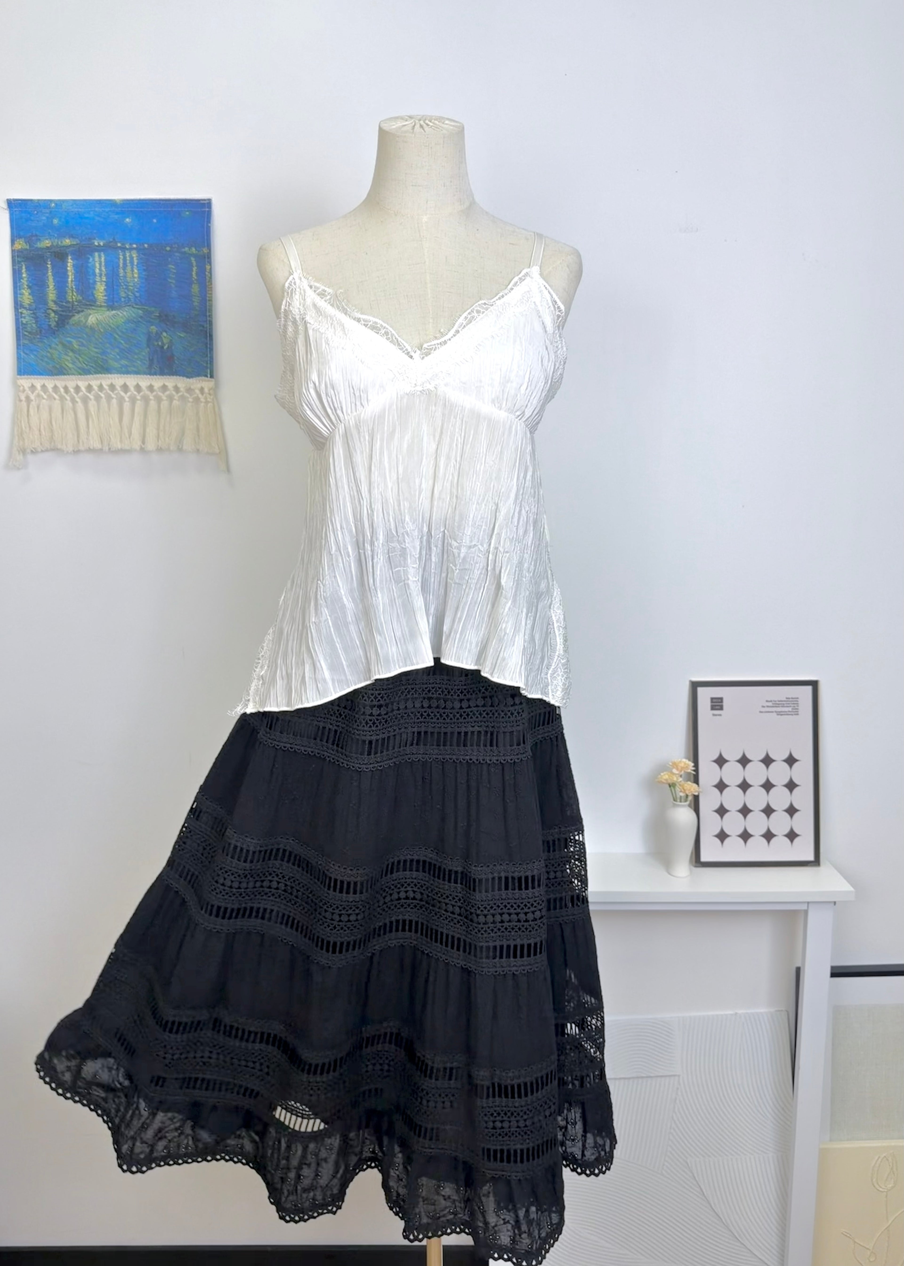 Embroidery Elastic Waist Midi Skirt