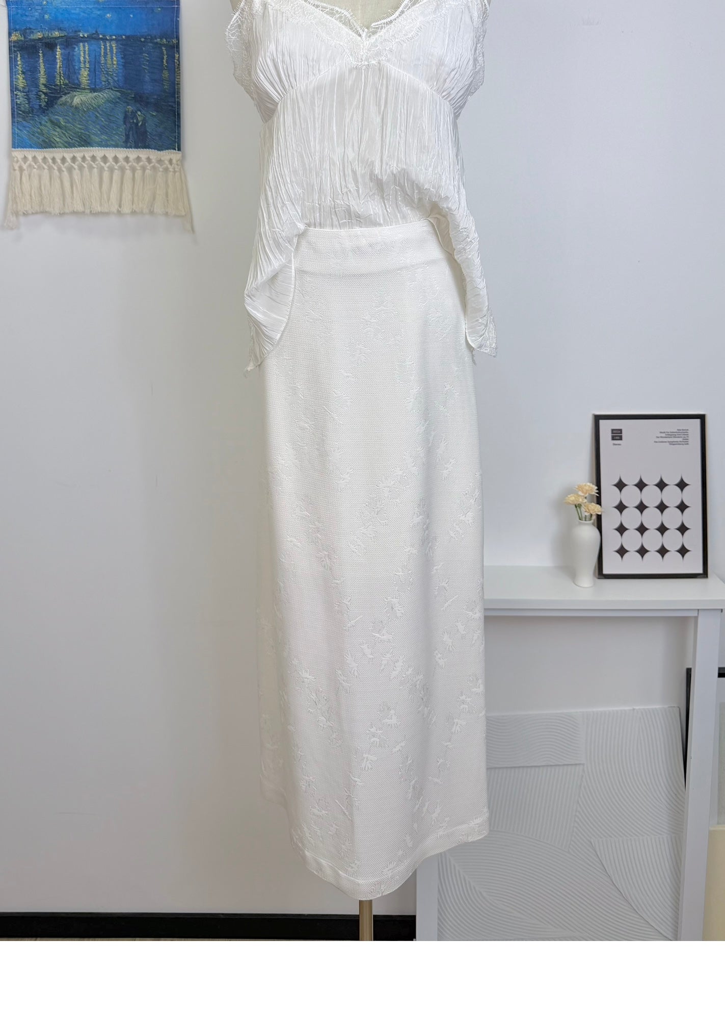 Embossed Floral Pattern Straight Slit Midi Skirt