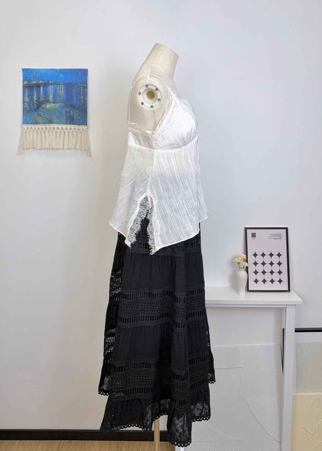 Embroidery Elastic Waist Midi Skirt