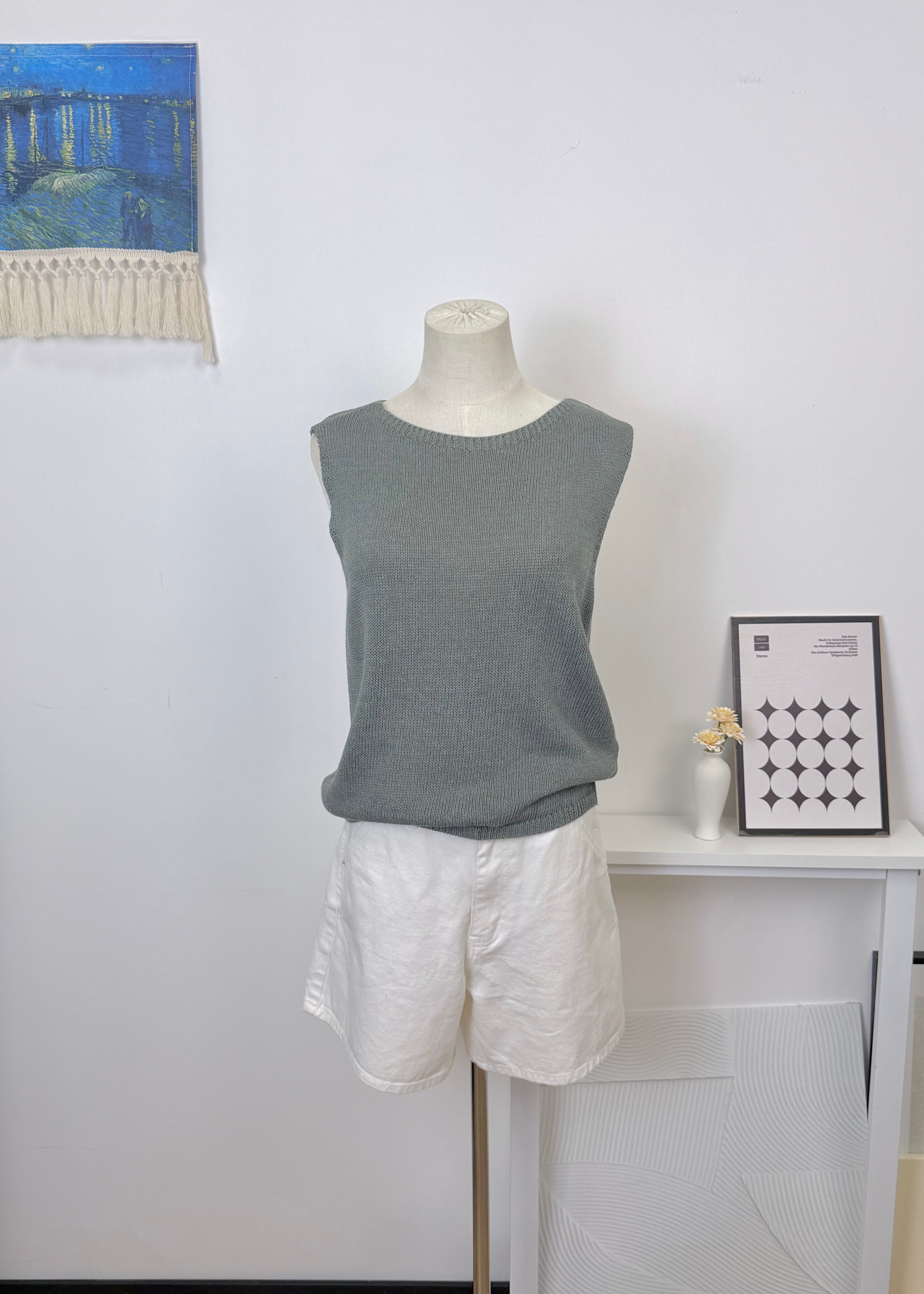 Artistic Chunky Knit Vest