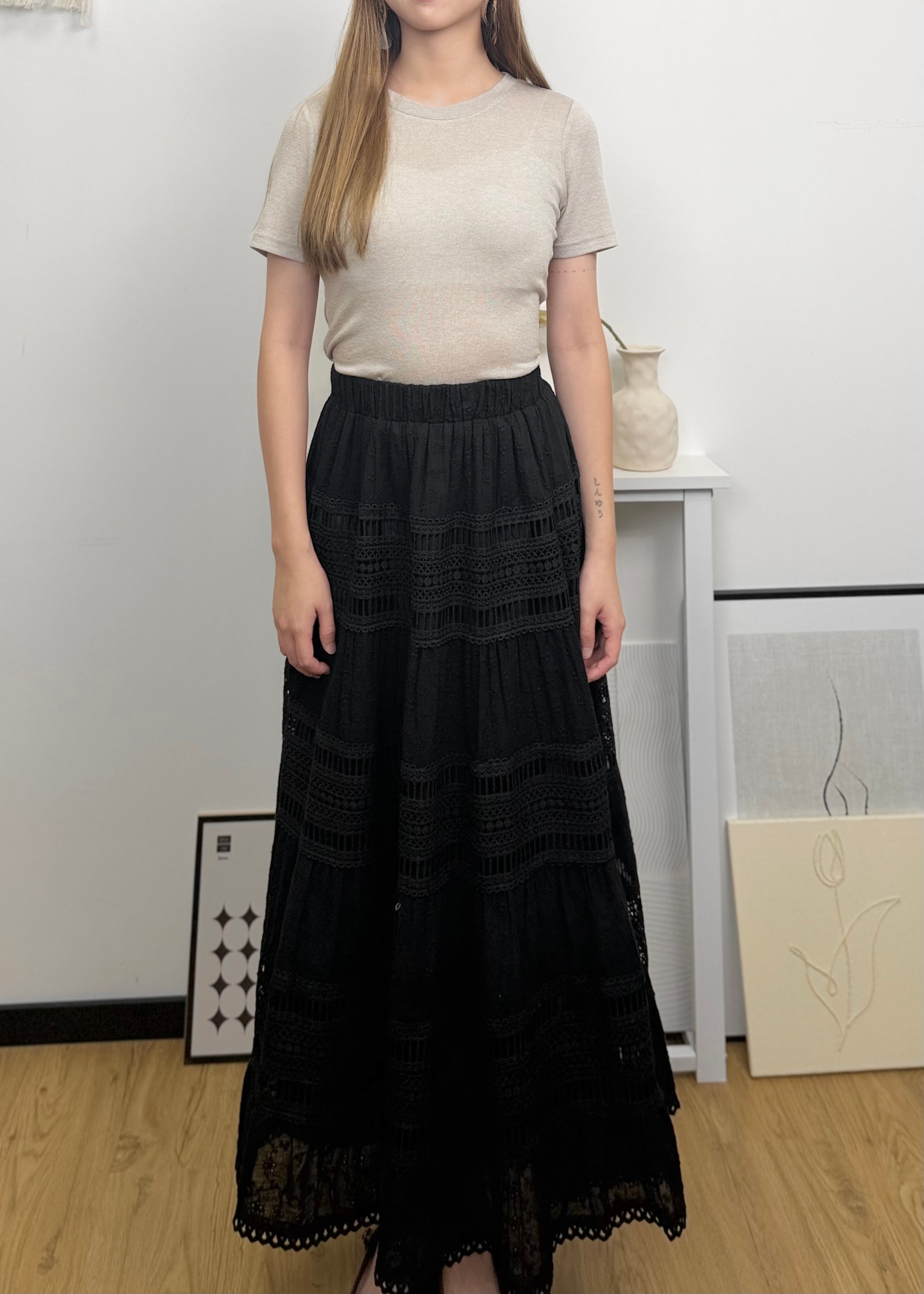 Embroidery Elastic Waist Midi Skirt