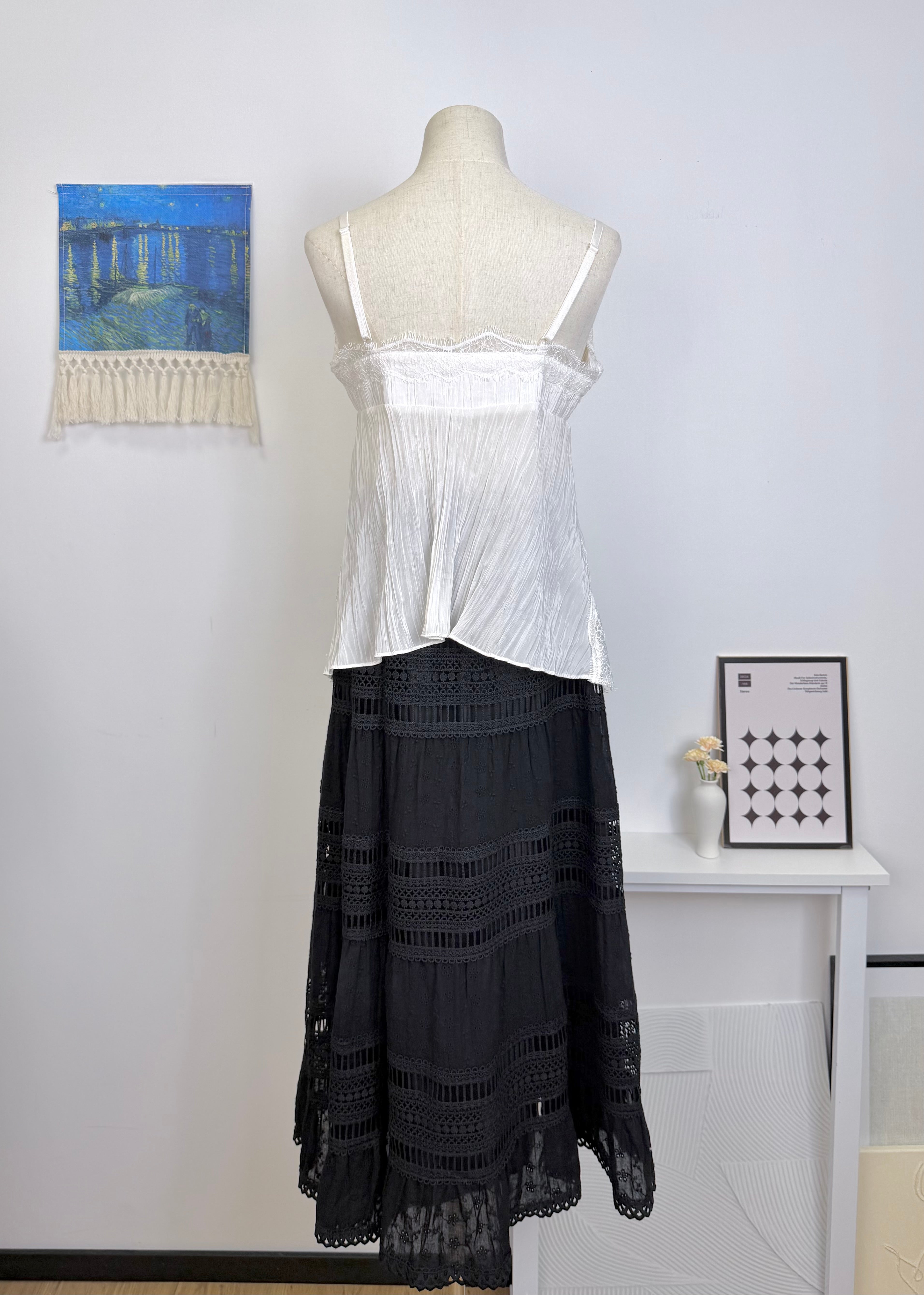 Embroidery Elastic Waist Midi Skirt