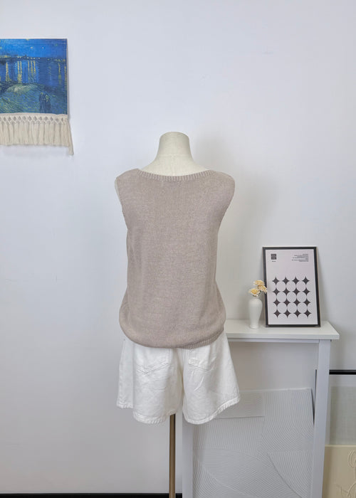 Artistic Chunky Knit Vest