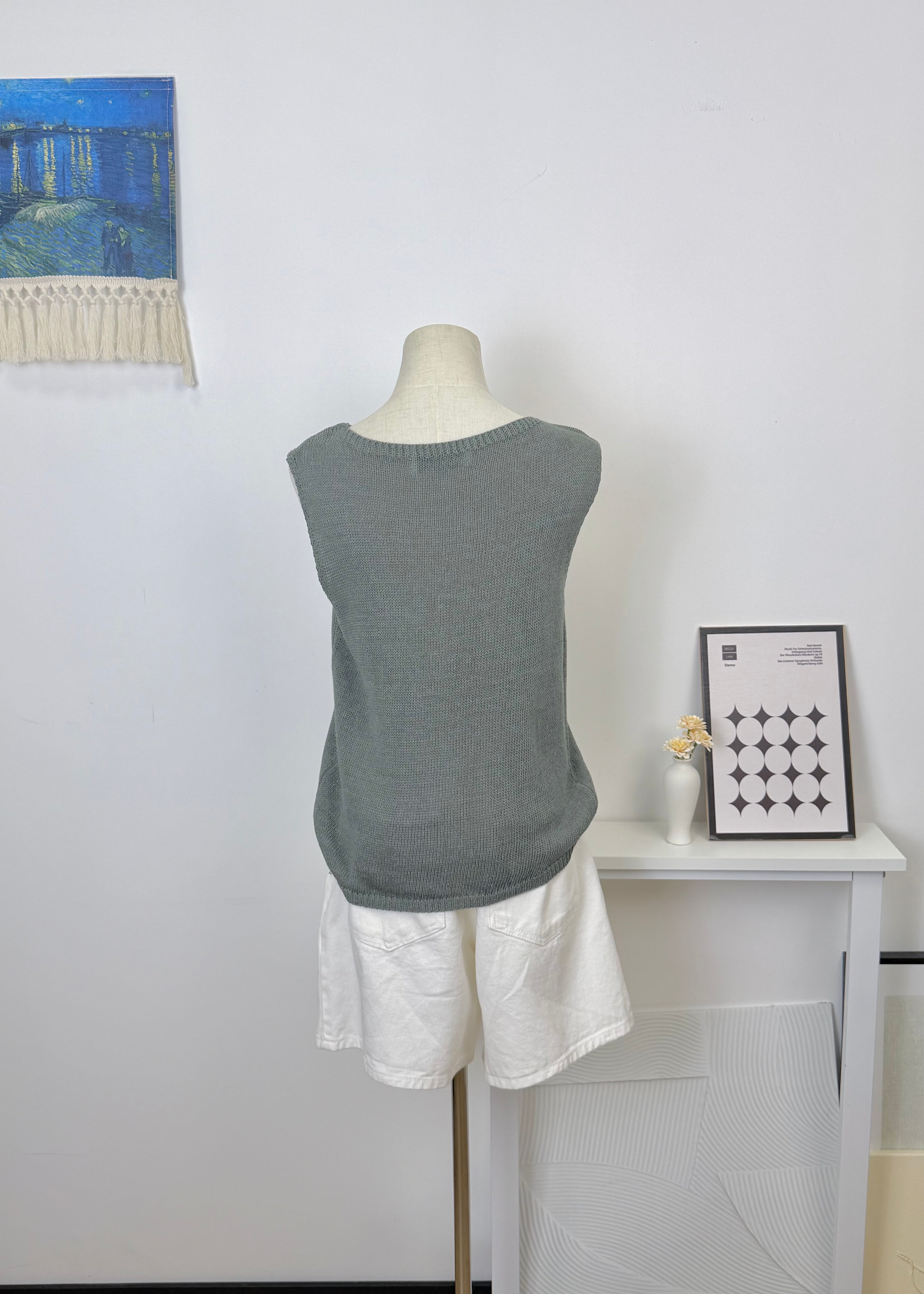 Artistic Chunky Knit Vest