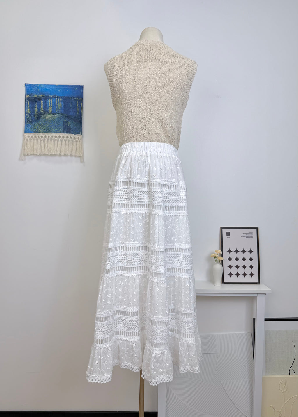 Embroidery Elastic Waist Midi Skirt